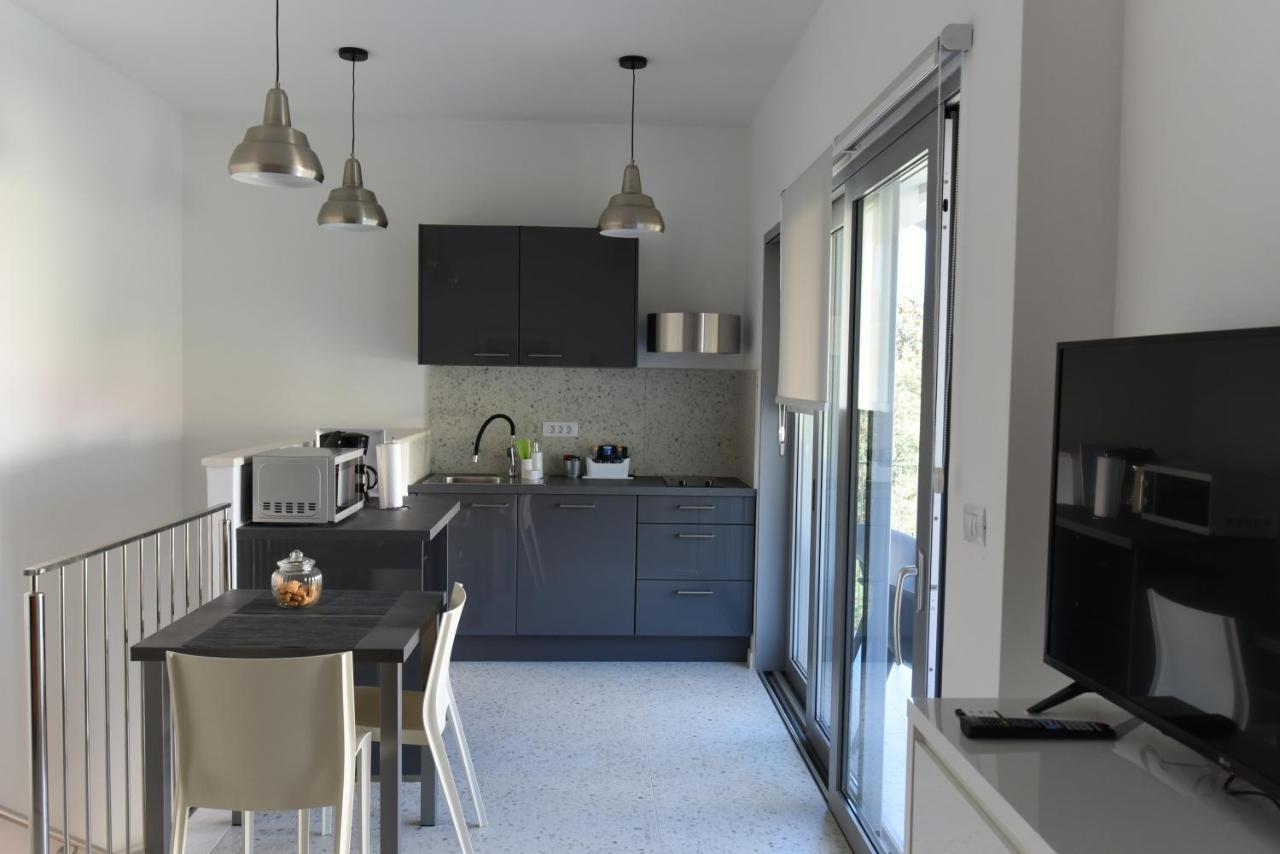 Buric House - Apartments Klasik And Studio Mini 로비니 외부 사진